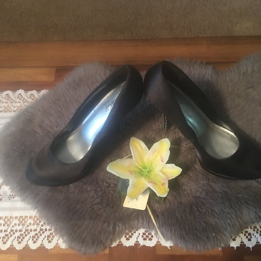 Sassy stiletto Heels Sparkling Rhinestones